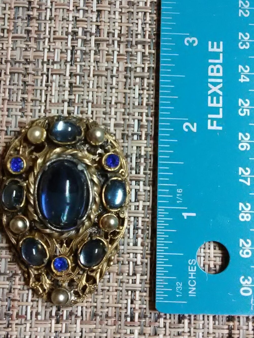 Vintage dress clip with blue color "stones" and faux pearls - unsigned